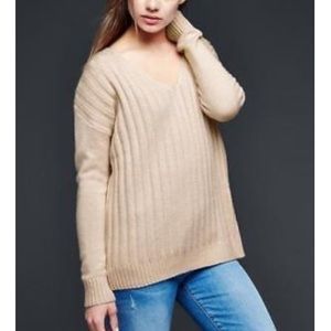 GAP Ribbed V-Neck Pull-Over Sweater